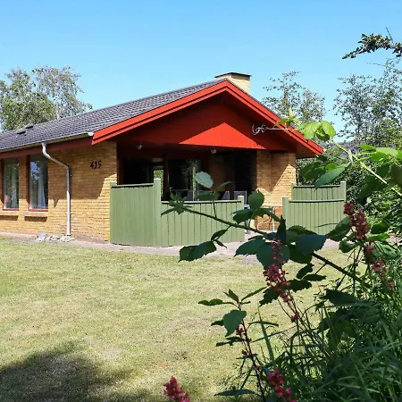 Appealing Holiday In Jutland With Terrace 度假居 乌尔夫堡