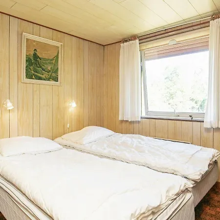 Appealing Holiday In Jutland With Terrace 度假居 乌尔夫堡